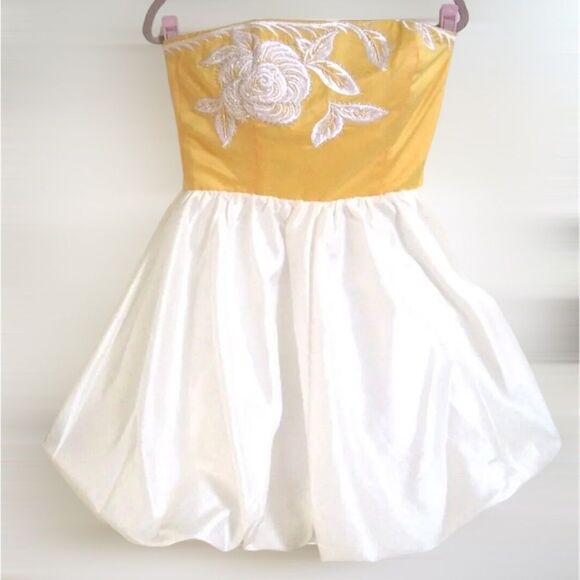 Betsey Johnson Evening Yellow & With Breaded with Embroidery Formal Dress D41 - Picture 3 of 10